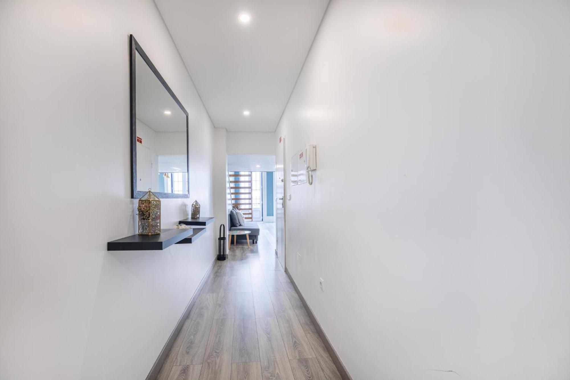 Deluxe Spacious Flats W Mezzanine By Host Wise Lejlighed Porto Værelse billede