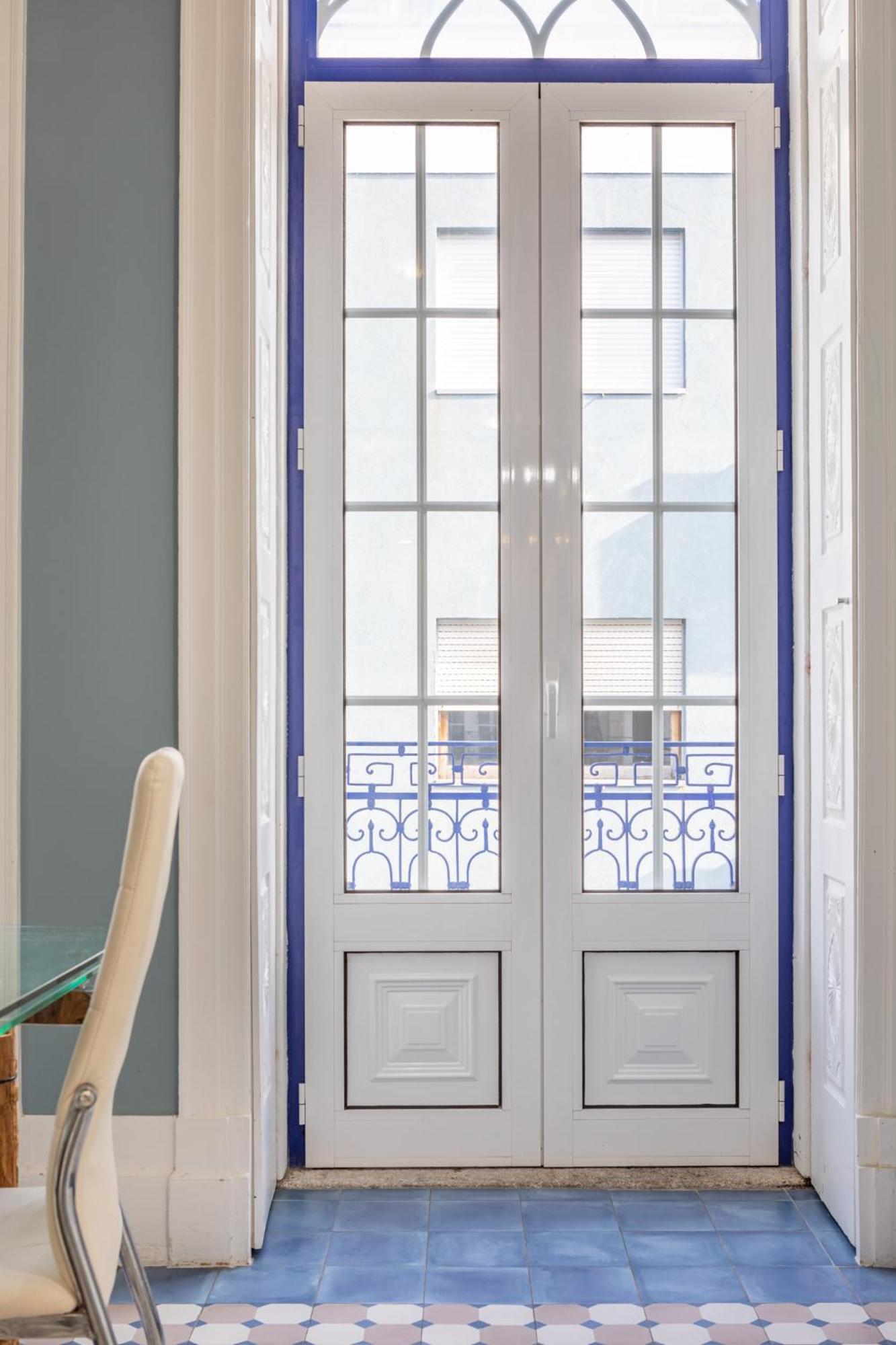 Deluxe Spacious Flats W Mezzanine By Host Wise Lejlighed Porto Værelse billede