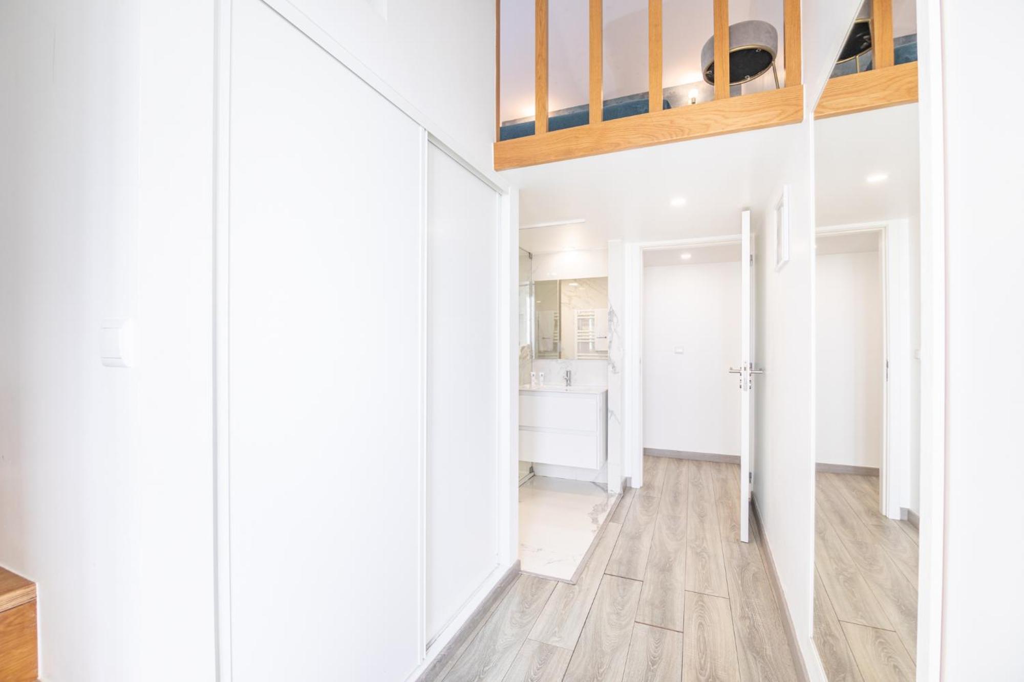 Deluxe Spacious Flats W Mezzanine By Host Wise Lejlighed Porto Værelse billede