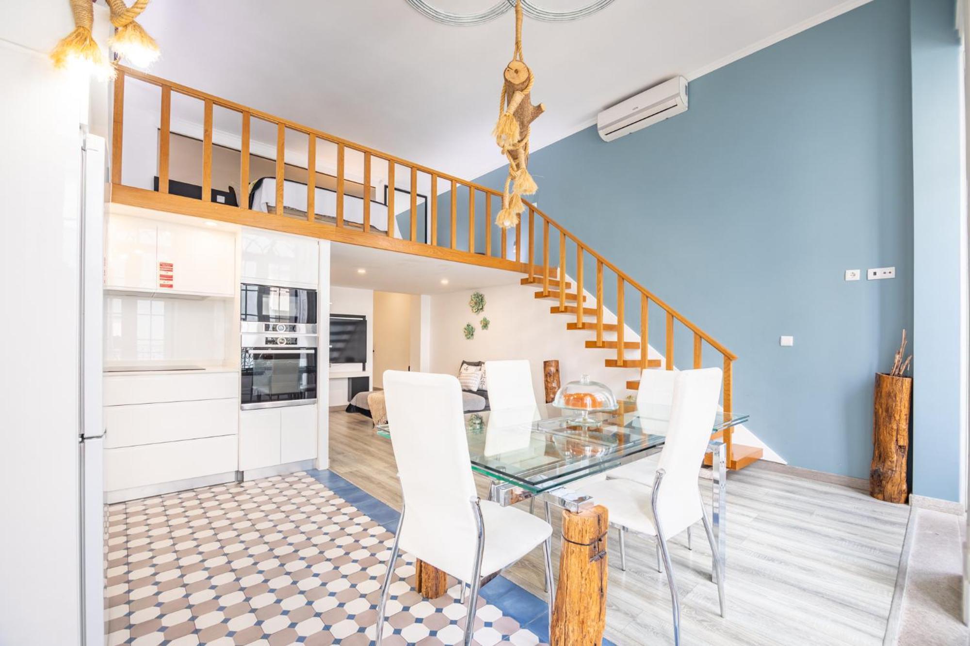 Deluxe Spacious Flats W Mezzanine By Host Wise Lejlighed Porto Værelse billede